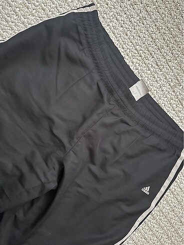 m Beden Adidas eşofman