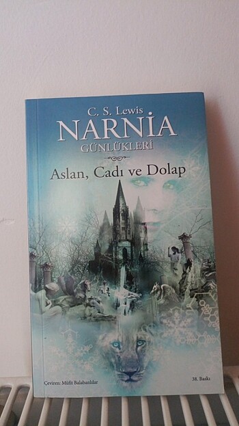 Aslan, Cadı ve Dolap 