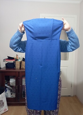 Trendyolmilla taşlı saks mavisi elbise - Görsel 3