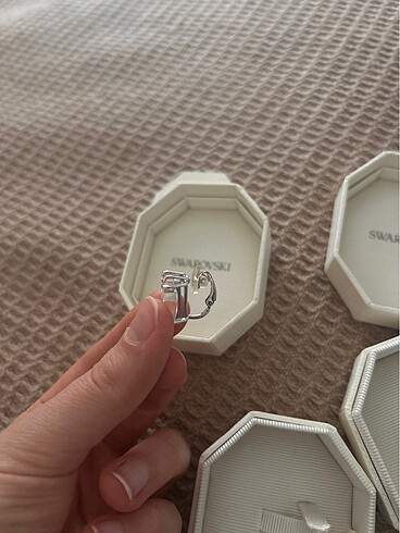 Beden gri Renk Swarovski küpe
