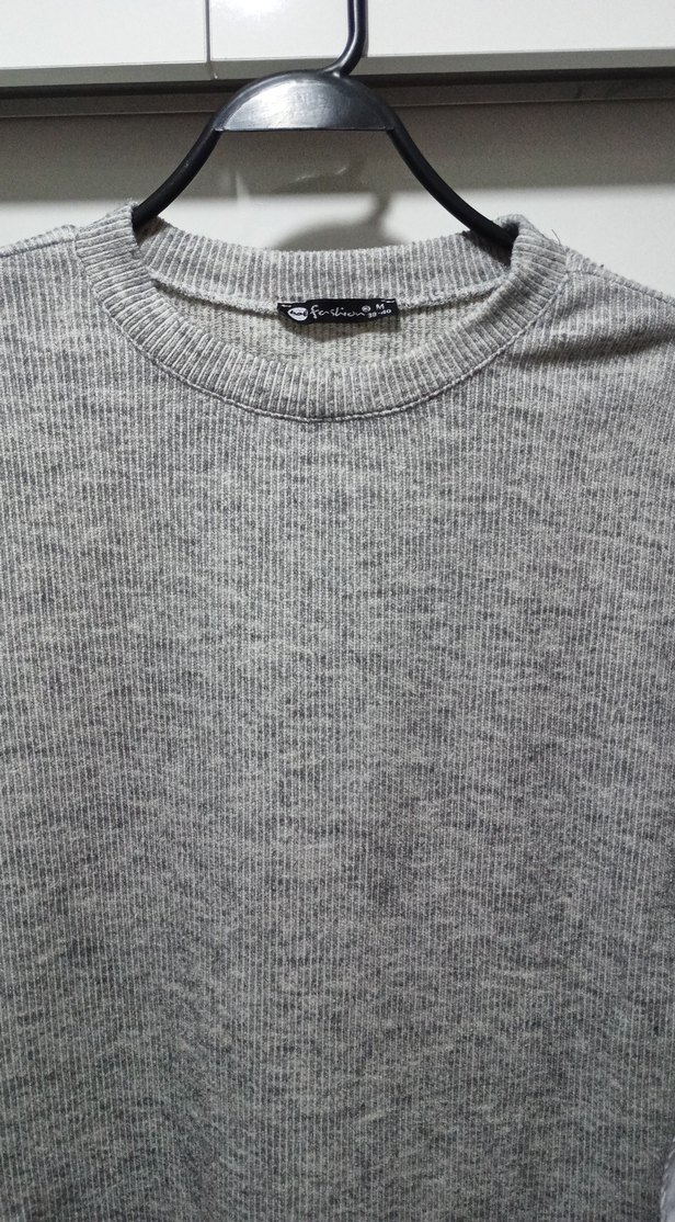 Gri Kadın üstü Kazak alt ve kollari gömlek - Görsel 2