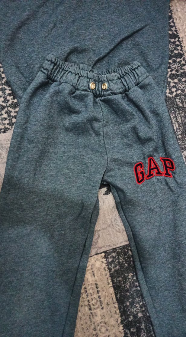 GAP Nakışlı Gri Erkek Cocuk Eşofman Takımı - Görsel 2