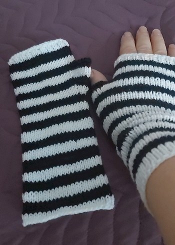 Siyah Beyaz Çizgili Örgü Parmaksız Eldiven - Görsel 2