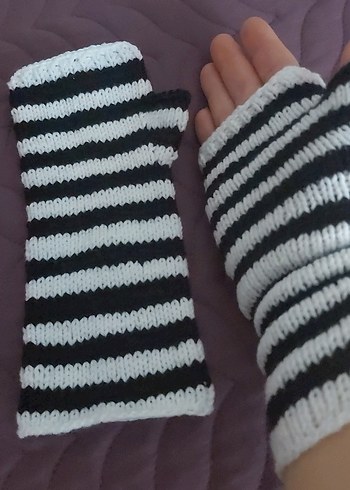 Siyah Beyaz Çizgili Örgü Parmaksız Eldiven - Görsel 3