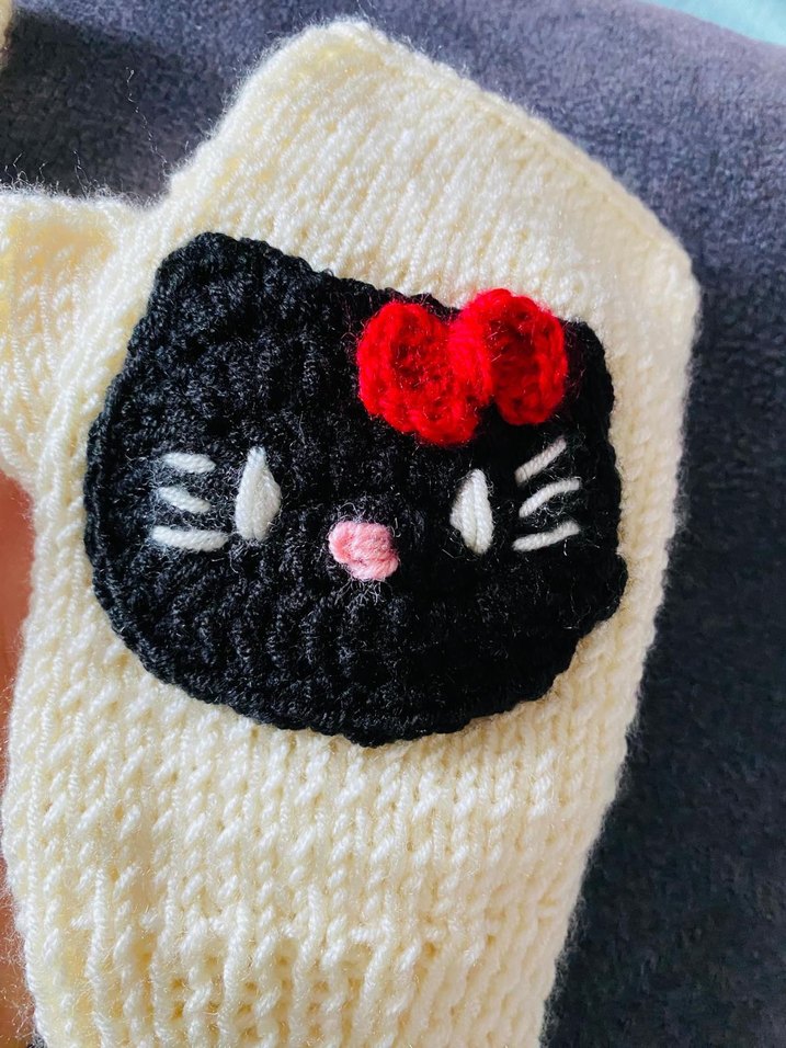 Beyaz Örgü Kadın Eldivenleri Siyah Kedi Desenli - Görsel 4