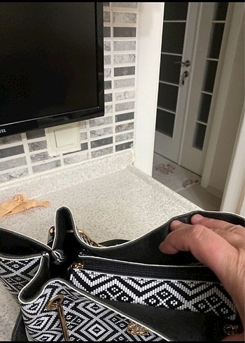 Tokalı Siyah Gri Desenli Kadın Çanta - Görsel 4