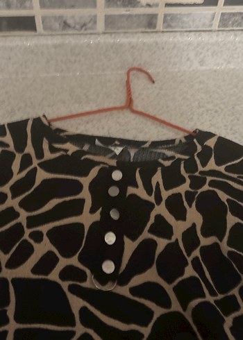 Drapeli Yılan Desenli Uzun Kahverengi Elbise - Görsel 5