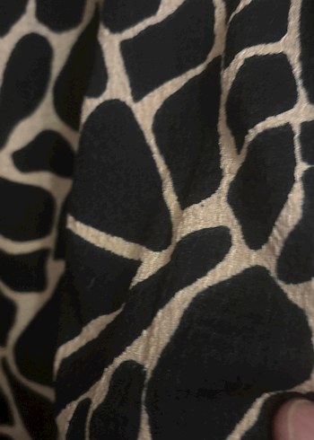 Drapeli Yılan Desenli Uzun Kahverengi Elbise - Görsel 3