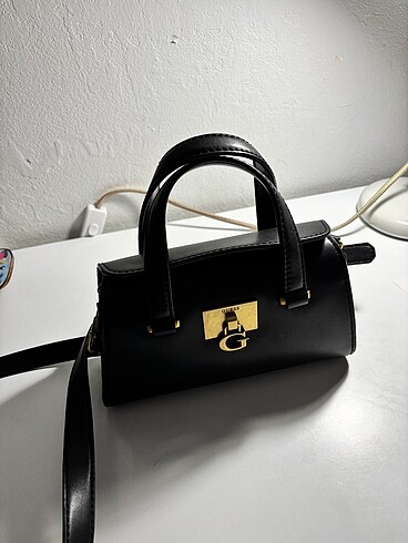Guess Guess askılı çanta