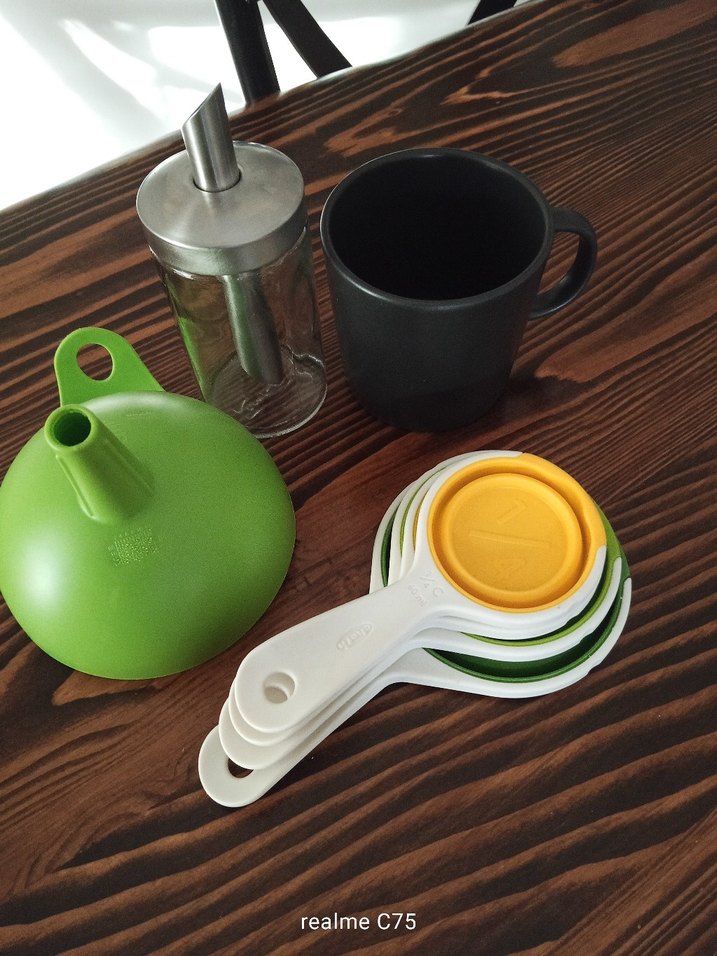 Mutfak Aksesuarları Seti: Huni, Ölçü Kaşıkları, Rende - Görsel 3