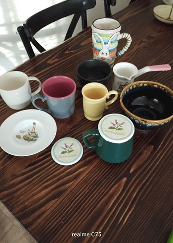 Renkli ve Desenli Fincanlar ve Tabaklar - Görsel 8