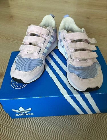 32 Beden beyaz Renk Adidas spor ayakkabı