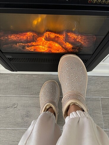 Taşlı ugg