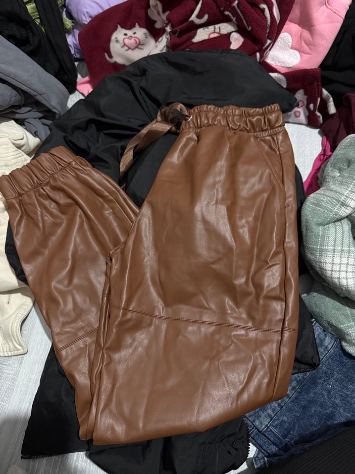 Kahverengi Deri Kemerli Rahat Kesim Kadın Pantolon - Görsel 2