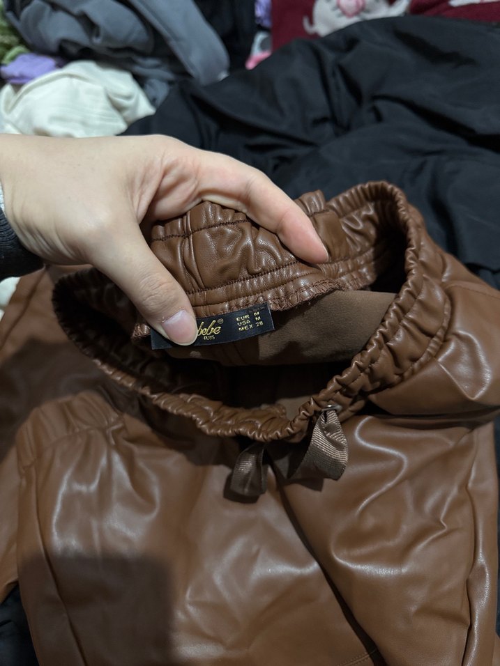 Kahverengi Deri Kemerli Rahat Kesim Kadın Pantolon - Görsel 4