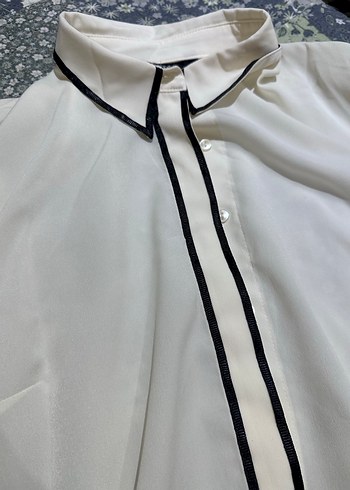 Siyah Şerit Detaylı Beyaz Uzun Kollu Gömlek - Görsel 2