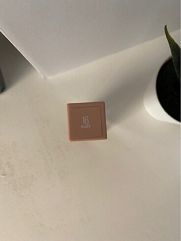  Beden Maybelline Lifter Gloss (16 Rust)