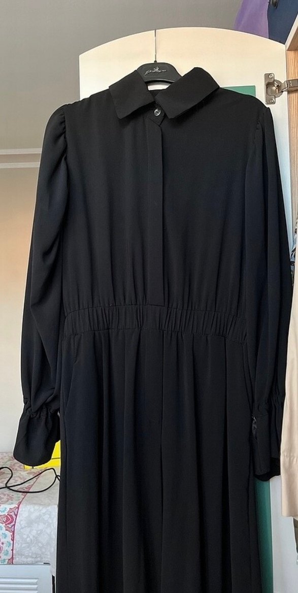 Siyah Uzun Kollu Yüksek Yakalı Salaş Tesettür Tulum - Görsel 3