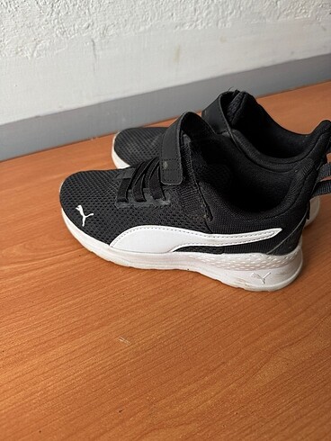 28 Beden siyah Renk Puma spor ayakkabı