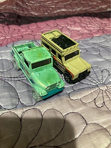 2 adet jeep