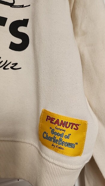 Pull and Bear Peanuts sweatshirt