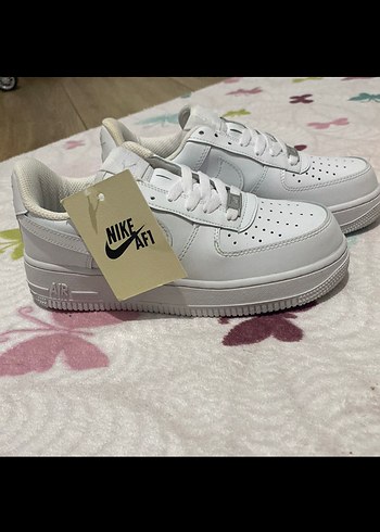 Nike Beyaz Nike Air Force 1 Kadin Spor Ayakkabi