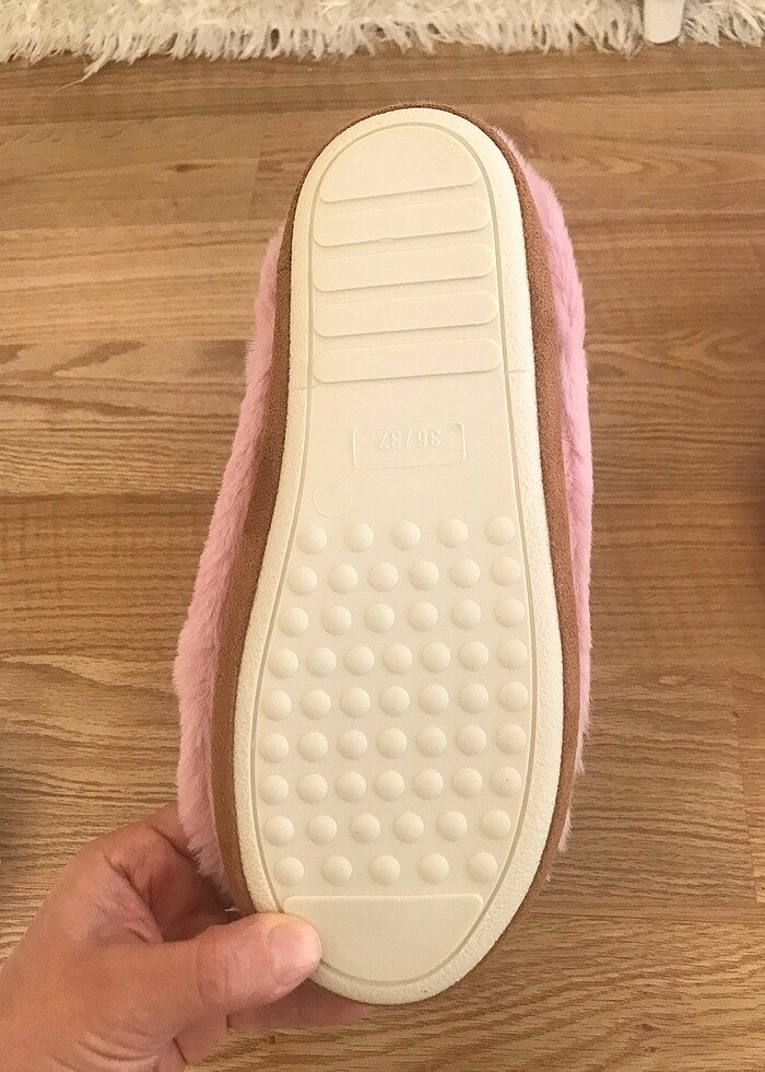 Ponponlu ev panduf ev botu - Görsel 4