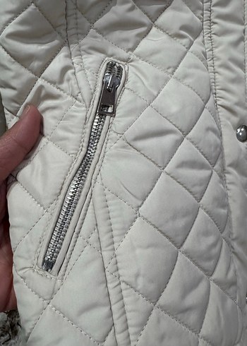 Beyaz Kapitone Kadın Mont - Görsel 4