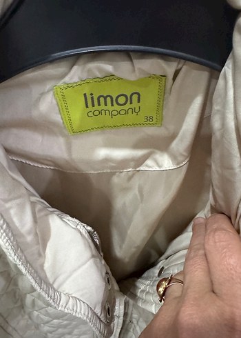 Beyaz Kapitone Kadın Mont - Görsel 6