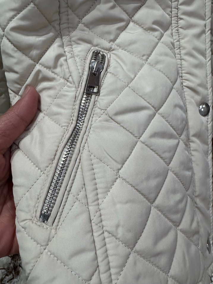 Beyaz Kapitone Kadın Mont - Görsel 4