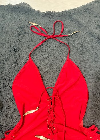 Kırmızı dekolteli mayo - Görsel 2