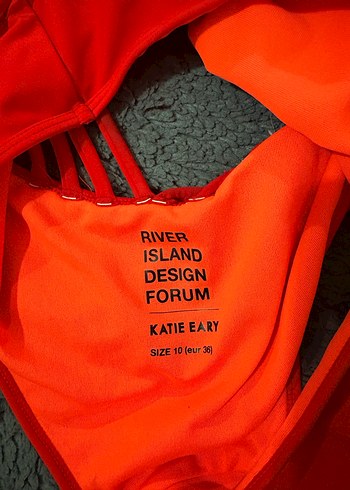 Kırmızı dekolteli mayo - Görsel 4