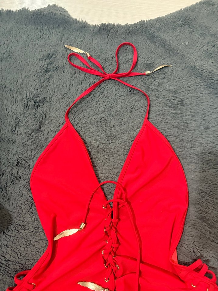 Kırmızı dekolteli mayo - Görsel 2