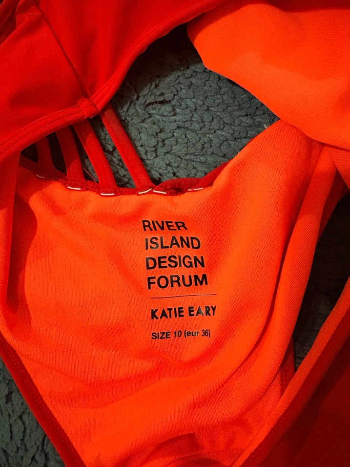 Kırmızı dekolteli mayo - Görsel 4