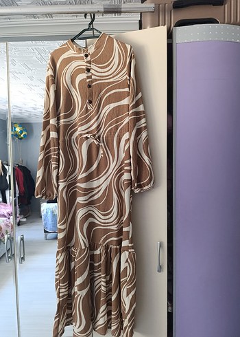 s Beden Uzun Kol Kahverengi Batik Desenli Elbise