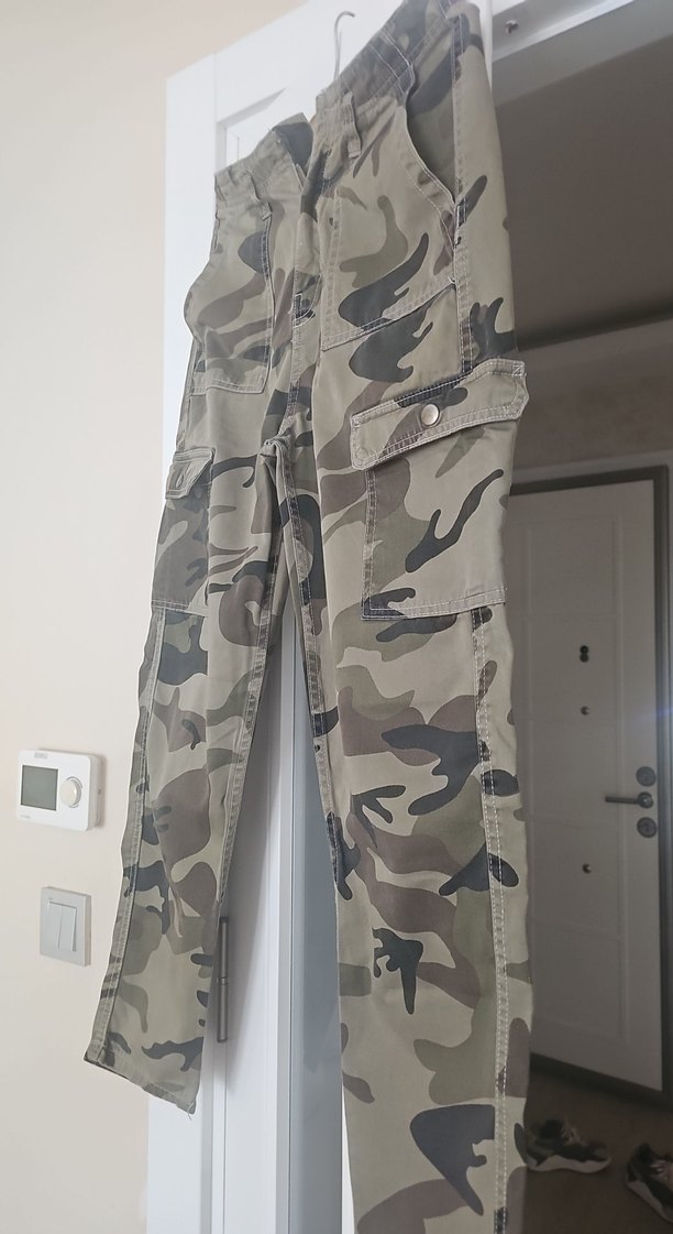 Bershka Kamuflaj Desenli kargo Pantolon - Görsel 3