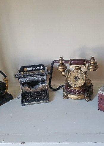 NOSTALJİK RETRO TARZI ANTİKA GÖRÜNÜMLÜ OBJELER