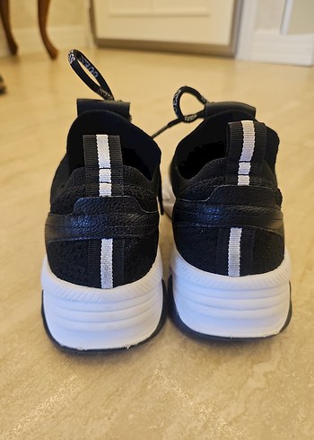 Guess Siyah Kadın Dolgu Topuk Spor Ayakkabı - Görsel 5