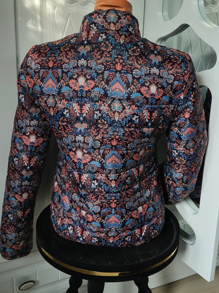 Çiçek Desenli Fermuarlı Kadın Mont - Görsel 4