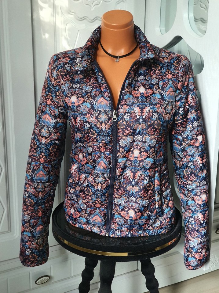 Çiçek Desenli Fermuarlı Kadın Mont - Görsel 5