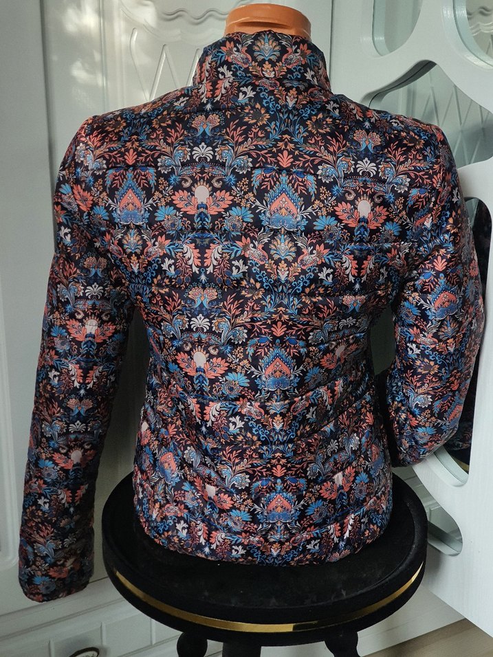 Çiçek Desenli Fermuarlı Kadın Mont - Görsel 3