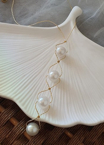 Uzun Boyunlu Beyaz Boncuklu Kadın Kolye - Görsel 8