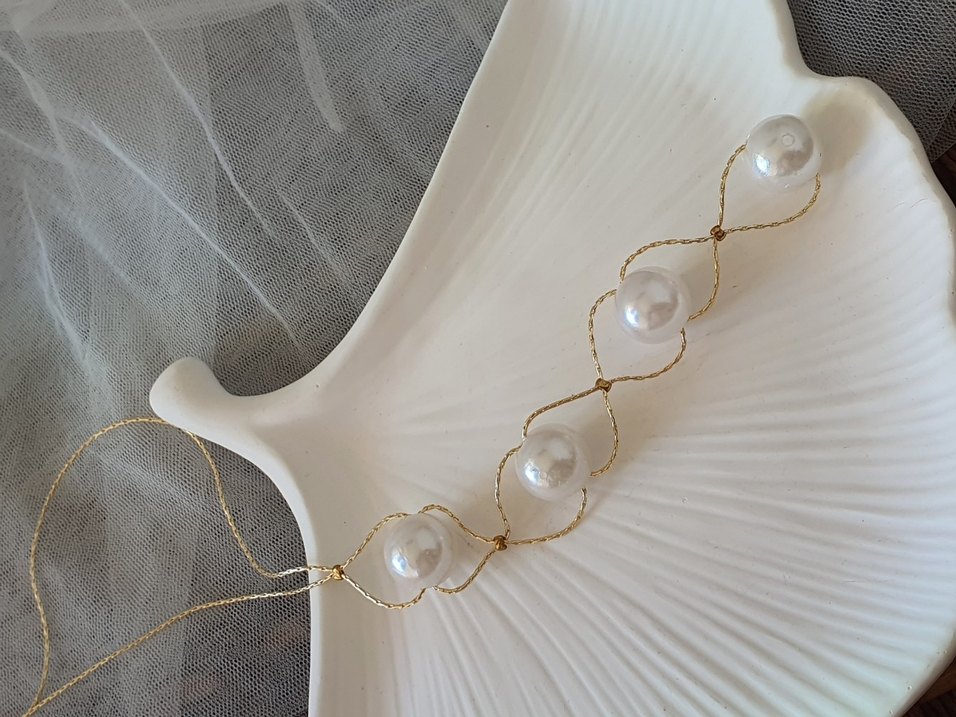 Uzun Boyunlu Beyaz Boncuklu Kadın Kolye - Görsel 5