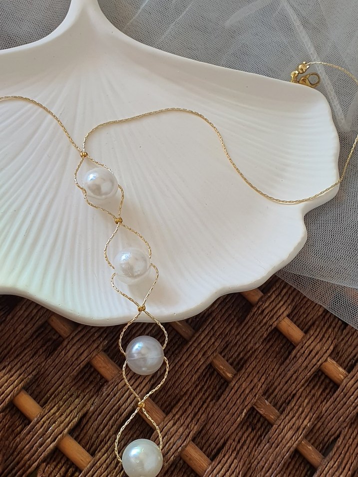 Uzun Boyunlu Beyaz Boncuklu Kadın Kolye - Görsel 2