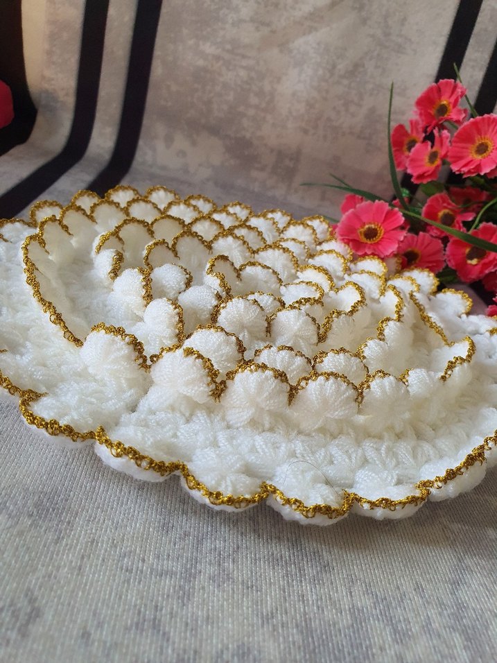 Beyaz Çiçek Desenli Masa Örtüsü - Görsel 5