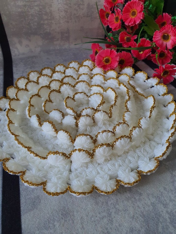 Beyaz Çiçek Desenli Masa Örtüsü - Görsel 4