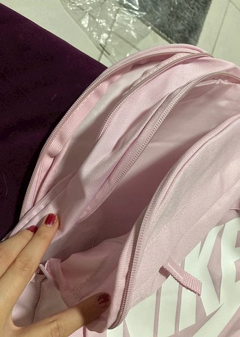 Nike Pembe Fermuarlı Kadın Sırt Çantası