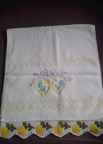 Nakışlı Beyaz Havlu - Görsel 2