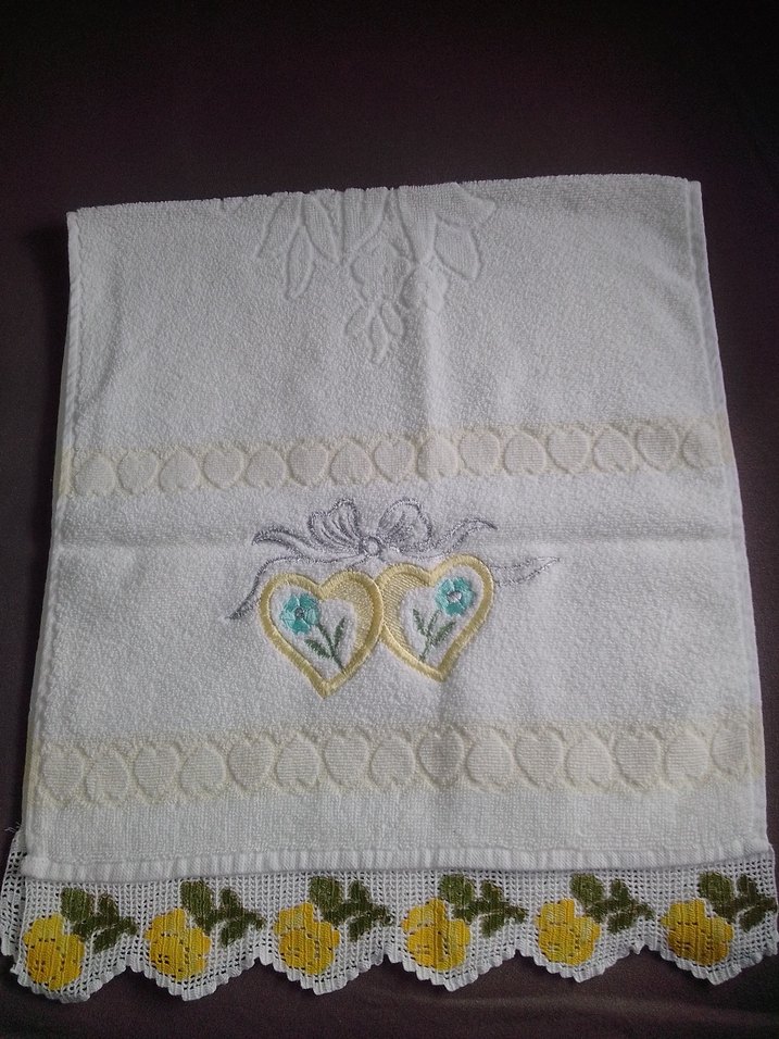 Nakışlı Beyaz Havlu - Görsel 2