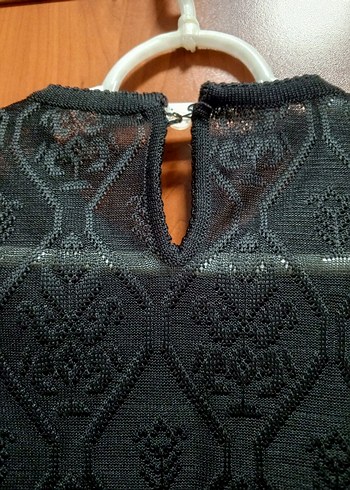 Kısa Kollu Siyah Dantel Detaylı Bluz - Görsel 4